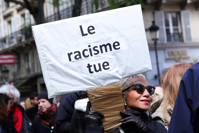 Plusieurs milliers de manifestants “contre les racismes” à Paris
